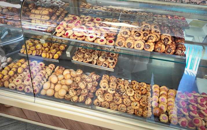 Fotografia tomada fuera de Los Grillos - Pastelería en Sotillo de la Adrada, Ávila