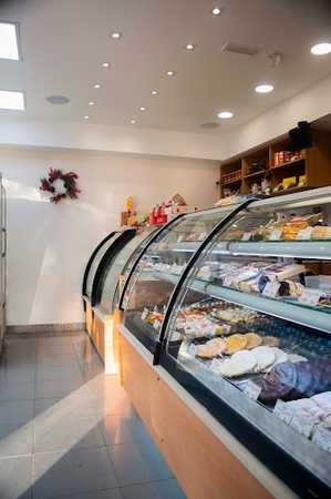 Fotografia tomada fuera de Los Reyunos. Pastelerías, Panaderías, Cafeterías - Sucursal El Soto. - Pastelería en Móstoles, Madrid