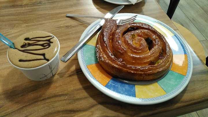Fotografia tomada fuera de Loste - Pastelería en Burgos, Burgos