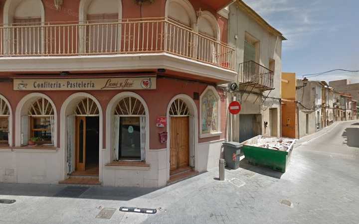 Fotografia tomada fuera de Lumi Y José - Pastelería en Cox, Alicante