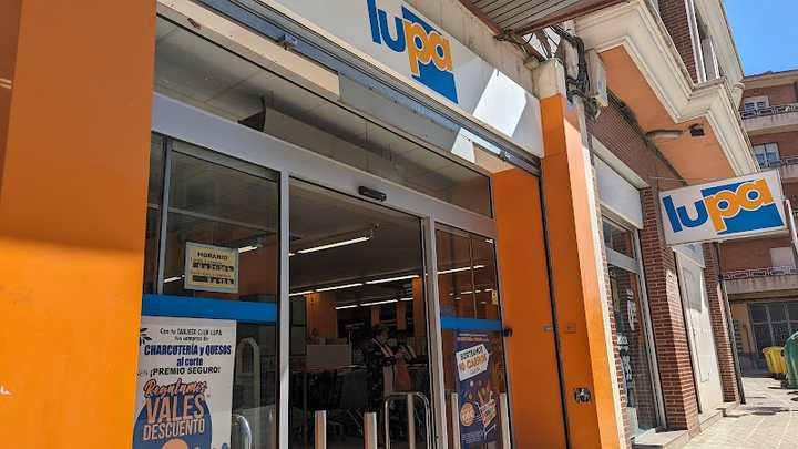 Fotografia tomada fuera de Lupa Supermercados - Supermercado en Santo Domingo de la Calzada, La Rioja