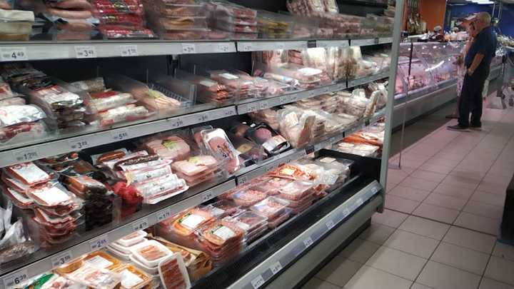 Fotografia tomada fuera de Lupa Supermercados - Supermercado en Pesués, Cantabria