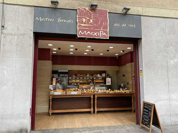 Fotografia tomada fuera de MacxiPa - Panadería en Barcelona, Barcelona