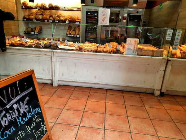 Fotografia tomada fuera de MacxiPa - Panadería en Lloret de Mar, Girona