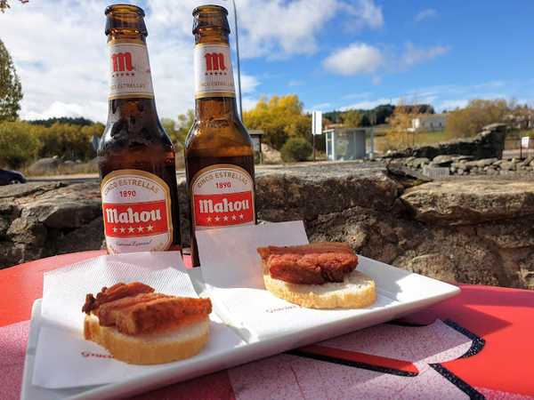 Fotografia tomada fuera de Bar el Cruce - bares en Navarredonda de Gredos, Ávila