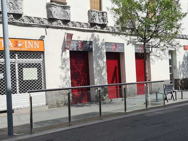 Fotografia tomada fuera de MacxiPa - Panadería en Santa Coloma de Gramenet, Barcelona