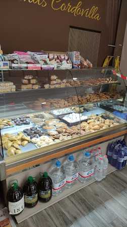 Fotografia tomada fuera de Madalenas Cordovilla - Panadería en Tobarra, Albacete