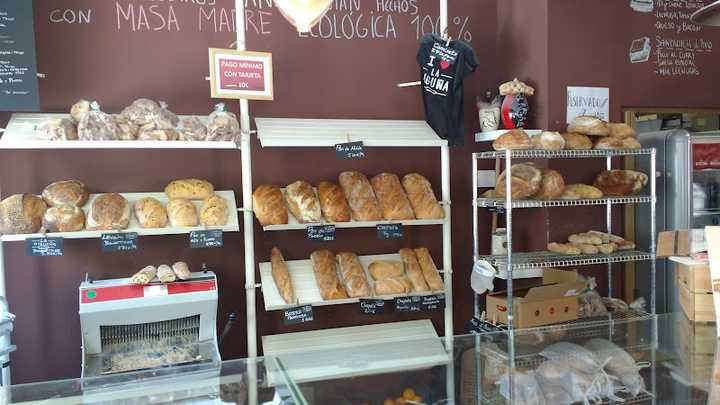 Fotografia tomada fuera de Madreamiga Teruel - Panadería en Madrid, Madrid