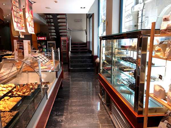 Fotografia tomada fuera de Maia - Pastelería en Figueres, Girona