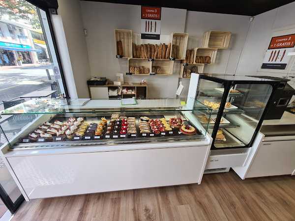 Fotografia tomada fuera de Maison Baux - Boulangerie en Roses, Girona