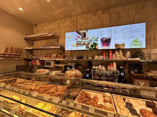 Fotografia tomada fuera de Maison Kayser Zurbano - Pastelería francesa en Madrid, Madrid