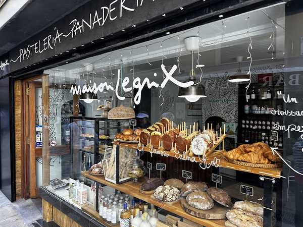 Fotografia tomada fuera de Maison Legrix - Panadería en Palma, Baleares