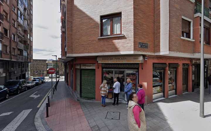 Fotografia tomada fuera de Manolita - Panadería en Basauri, Bizkaia