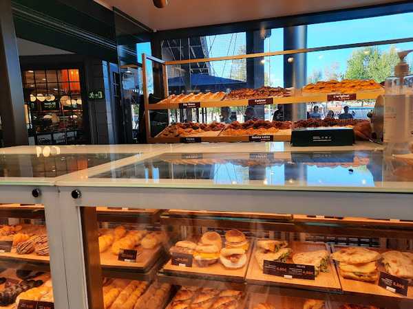 Fotografia tomada fuera de Manolo Bakes - cafeterías en Cornellà de Llobregat, Barcelona