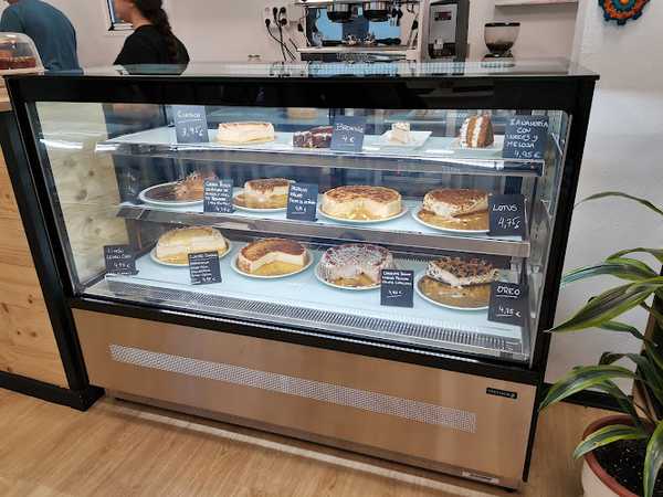 Fotografia tomada fuera de Mariposas en la Barriga - Tienda de tartas en Conil de la Frontera, Cádiz