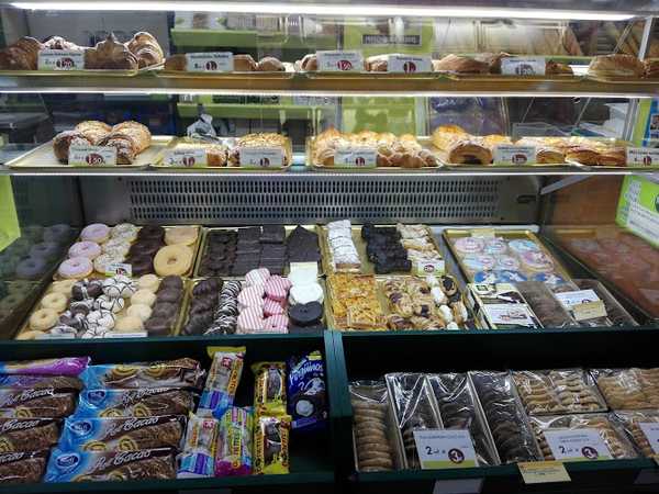 Fotografia tomada fuera de Martín Martín - Tienda de alimentación en Fraga, Huesca