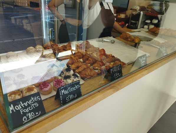 Fotografia tomada fuera de Martinets - Panadería en Sabadell, Barcelona