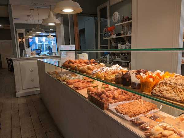 Fotografia tomada fuera de Mas Pastissers i xocolaters - Pastisseria en Barcelona, Barcelona