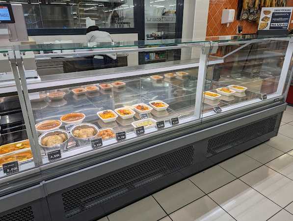 Fotografia tomada fuera de masymas - Supermercado en Guardamar del Segura, Alicante