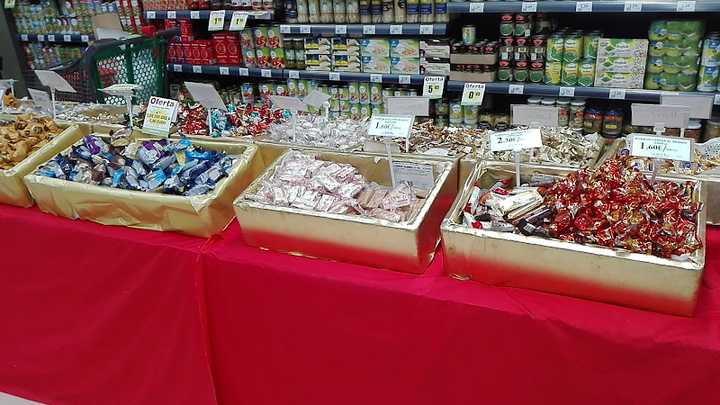 Fotografia tomada fuera de masymas supermercados - Supermercado en Llanes, Asturias