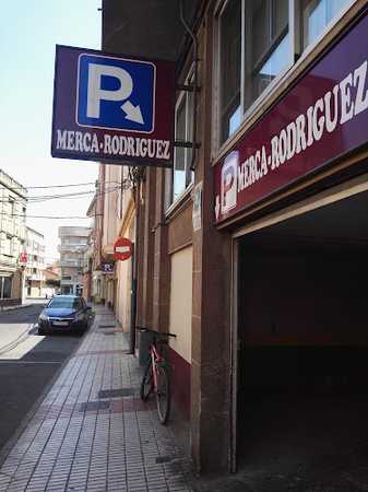 Fotografia tomada fuera de Merca Rodríguez - Supermercado en La Bañeza, León