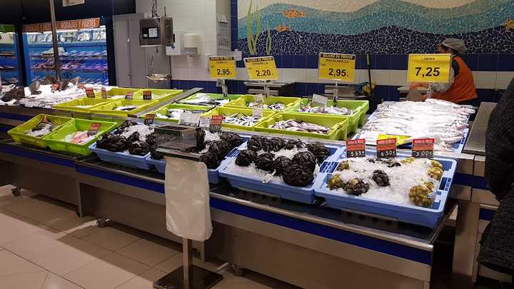 Fotografia tomada fuera de Mercadona - Supermercado en ES, Asturias