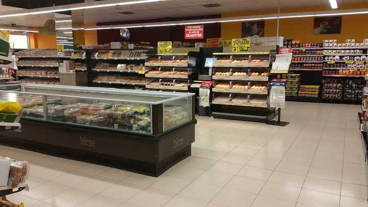 Fotografia tomada fuera de Mercadona - Supermercado en Madrid, Madrid