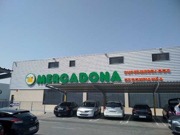 Fotografia tomada fuera de Mercadona - Supermercado en Olula del Río, Almería
