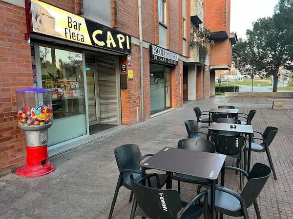 Fotografia tomada fuera de Bar Panaderia Capi - Bar a Girona - cafeterías en Girona, Girona