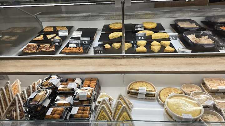 Fotografia tomada fuera de Mercadona - Supermercado en Fene, A Coruña