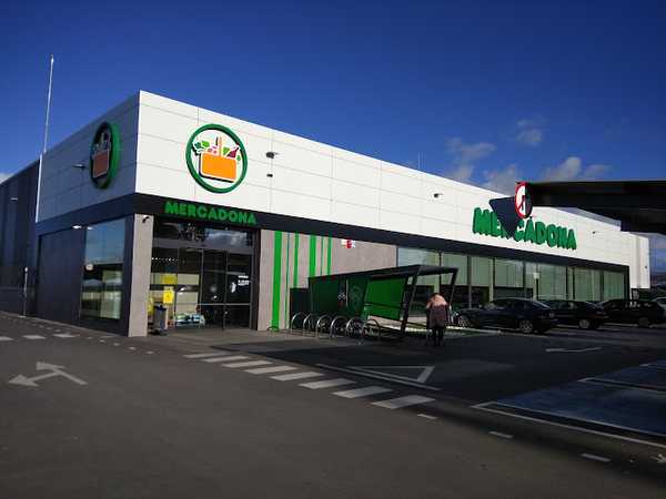 Fotografia tomada fuera de Mercadona - Supermercado en Pozoblanco, Córdoba