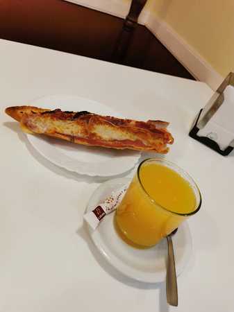 Fotografia tomada fuera de Més Bo Que El Pa - Panadería en Aigües, Alicante