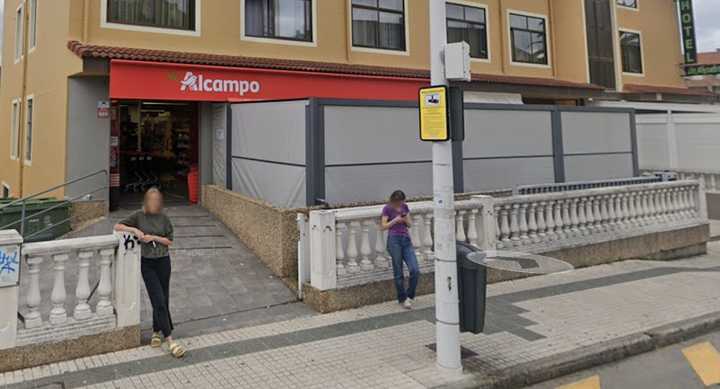 Fotografia tomada fuera de Mi Alcampo - Supermercado en Noja, Cantabria