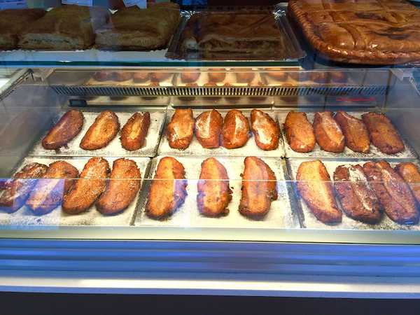Fotografia tomada fuera de MICRE,Panadería-Cafetería-Pastelería - Panadería en Guadarrama, Madrid
