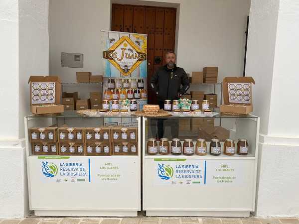 Fotografia tomada fuera de Miel Los Juanes - Tienda de alimentación en Fuenlabrada de los Montes, Badajoz