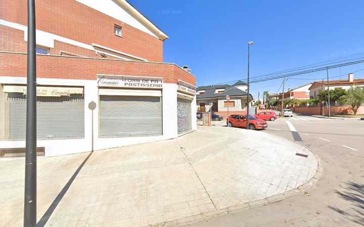 Fotografia tomada fuera de Miguel Y Jorge Corominas Pujol S Cv - Panadería en Palau-solità i Plegamans, Barcelona