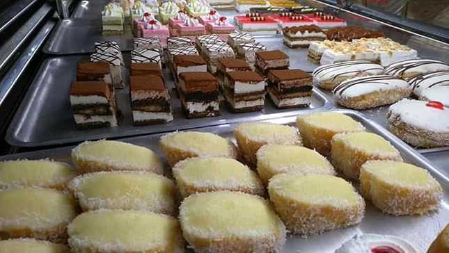 Fotografia tomada fuera de Miguelitos de La Roda Confitería Collado - Pastelería en La Roda, Albacete