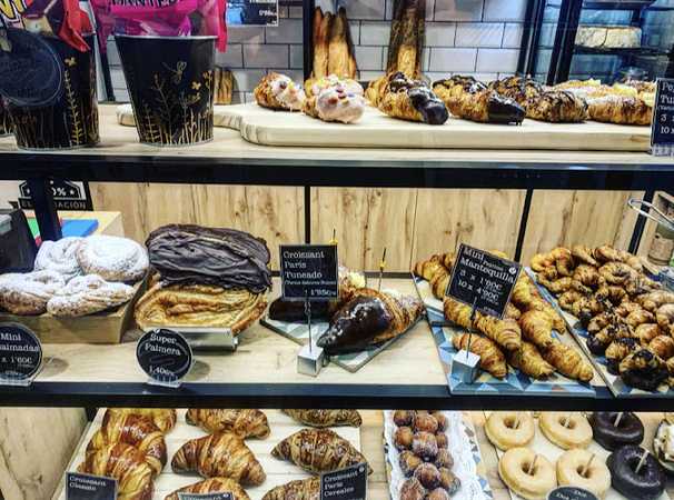 Fotografia tomada fuera de Mihilla - Cafetería en Pallejà, Barcelona