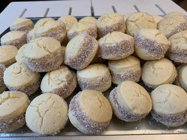 Fotografia tomada fuera de MINI SUPIROS V&D - Pastelería en Portugalete, Bizkaia
