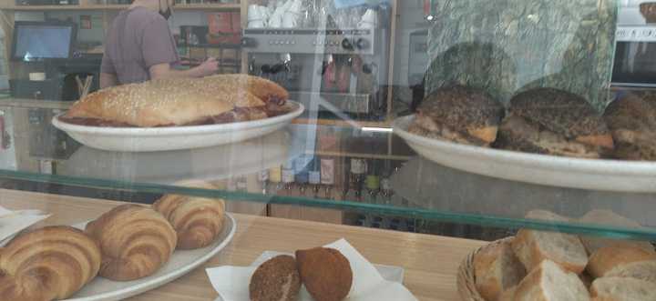 Fotografia tomada fuera de Bar Restaurante Génesis - restaurantes en Vitoria-Gasteiz, Álava