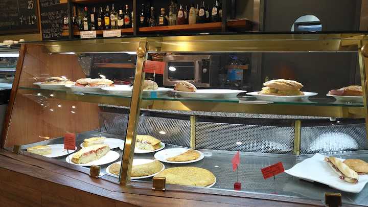 Fotografia tomada fuera de Bar restaurante La Brasería de la Viña - restaurantes en Milagros, Burgos