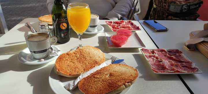 Fotografia tomada fuera de Bar restaurante La Casa del Jamón - restaurantes en Pozoblanco, Córdoba