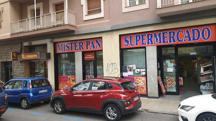 Fotografia tomada fuera de Mister Pan Jaca - Supermarket en Jaca, Huesca