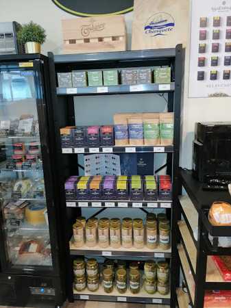 Fotografia tomada fuera de Mitequiero Gourmet - Tienda de delicatessen en Gijón, Asturias