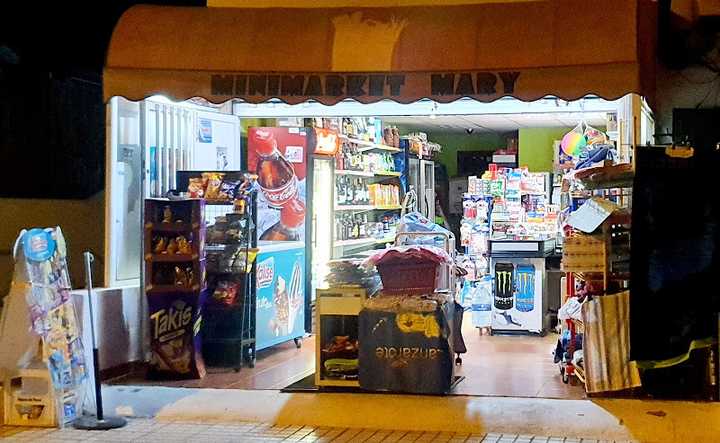 Fotografia tomada fuera de MODI MINIMARKET - Grocery store en Puerto del Carmen, Las Palmas
