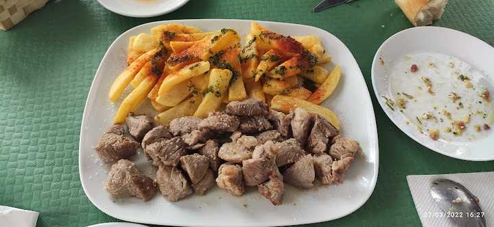 Fotografia tomada fuera de Bar restaurante Los Olivos - restaurantes en Ahillones, Badajoz