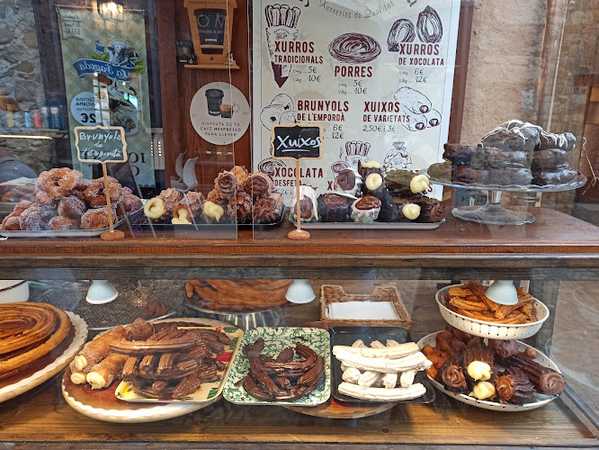 Fotografia tomada fuera de Montse l'artesana - Xurreria en Besalú, Girona
