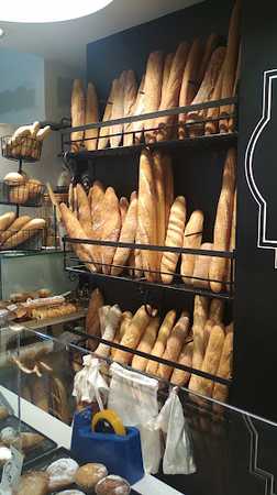 Fotografia tomada fuera de Mora Tradición Panadera - Forn de pa en Piera, Barcelona