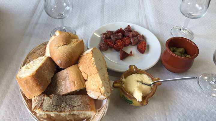 Fotografia tomada fuera de Bar Restaurante y CARNICERIA el Castillo - bares en Castillo de Villamalefa, Castellón
