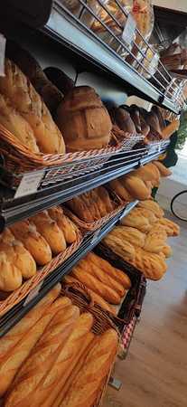 Fotografia tomada fuera de Multitienda Ledesma18 - Comercio en Cáceres, Cáceres